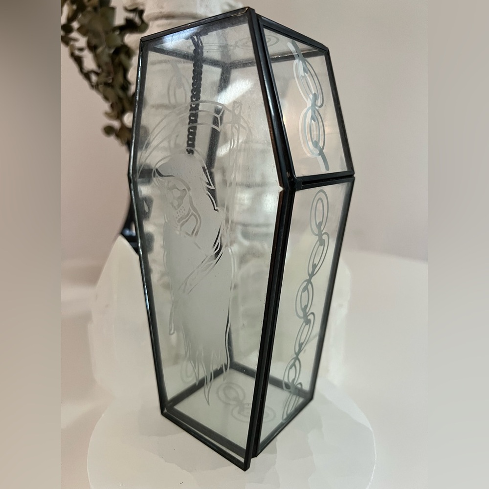 Unholy Glass Death’s Hand Coffin - Picture 2 of 8